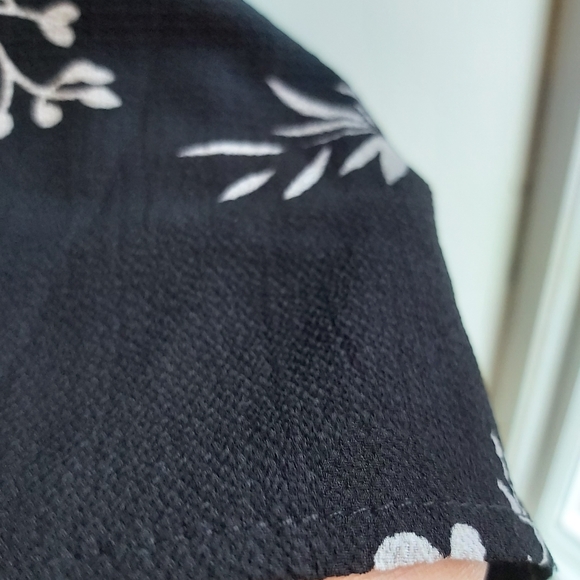 4/$25 Floral print kimono with wide sleeves - Picture 9 of 10